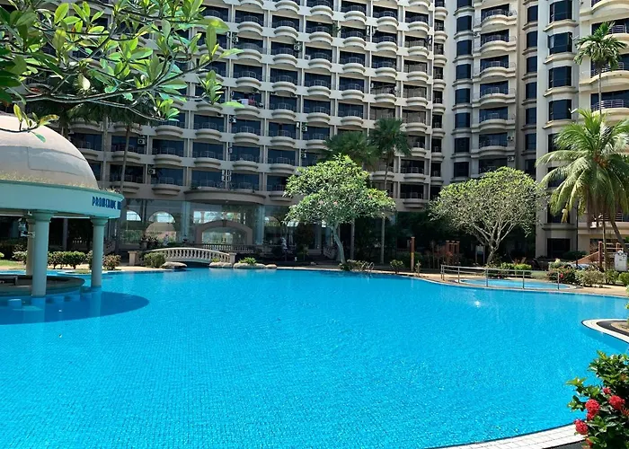 Riviera Bay Condominium, Tanjung Kling