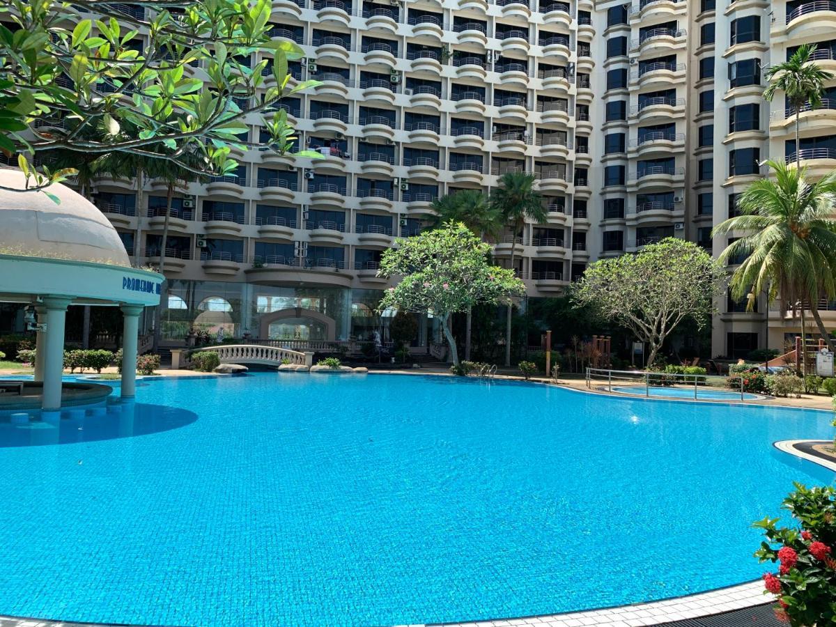 Riviera Bay Condominium, Tanjung Kling *